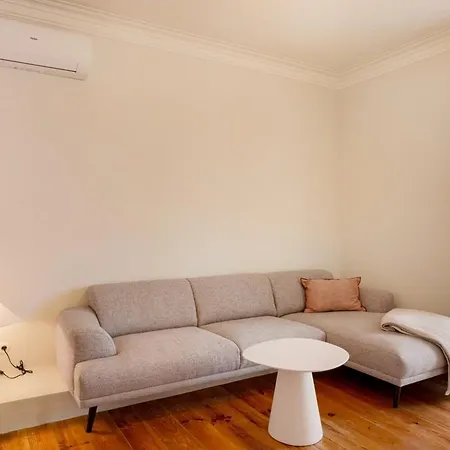 Design Workspace & Ac Apartment *